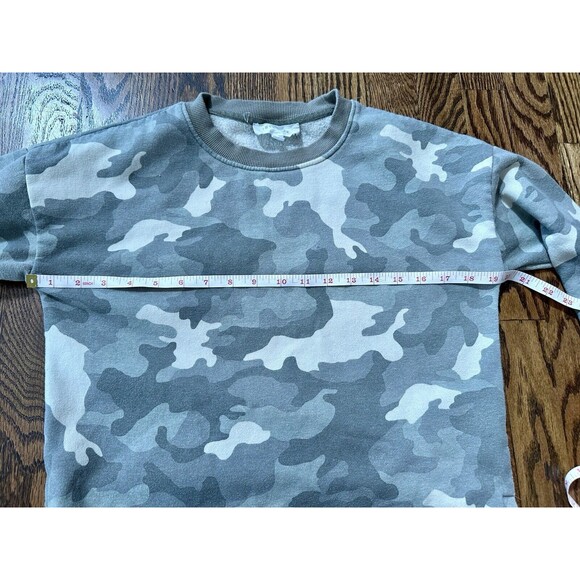 Hippie Rose Womens Size XS Green Camo Pullover Crewneck Split Side Sweatshirt - Picture 6 of 8